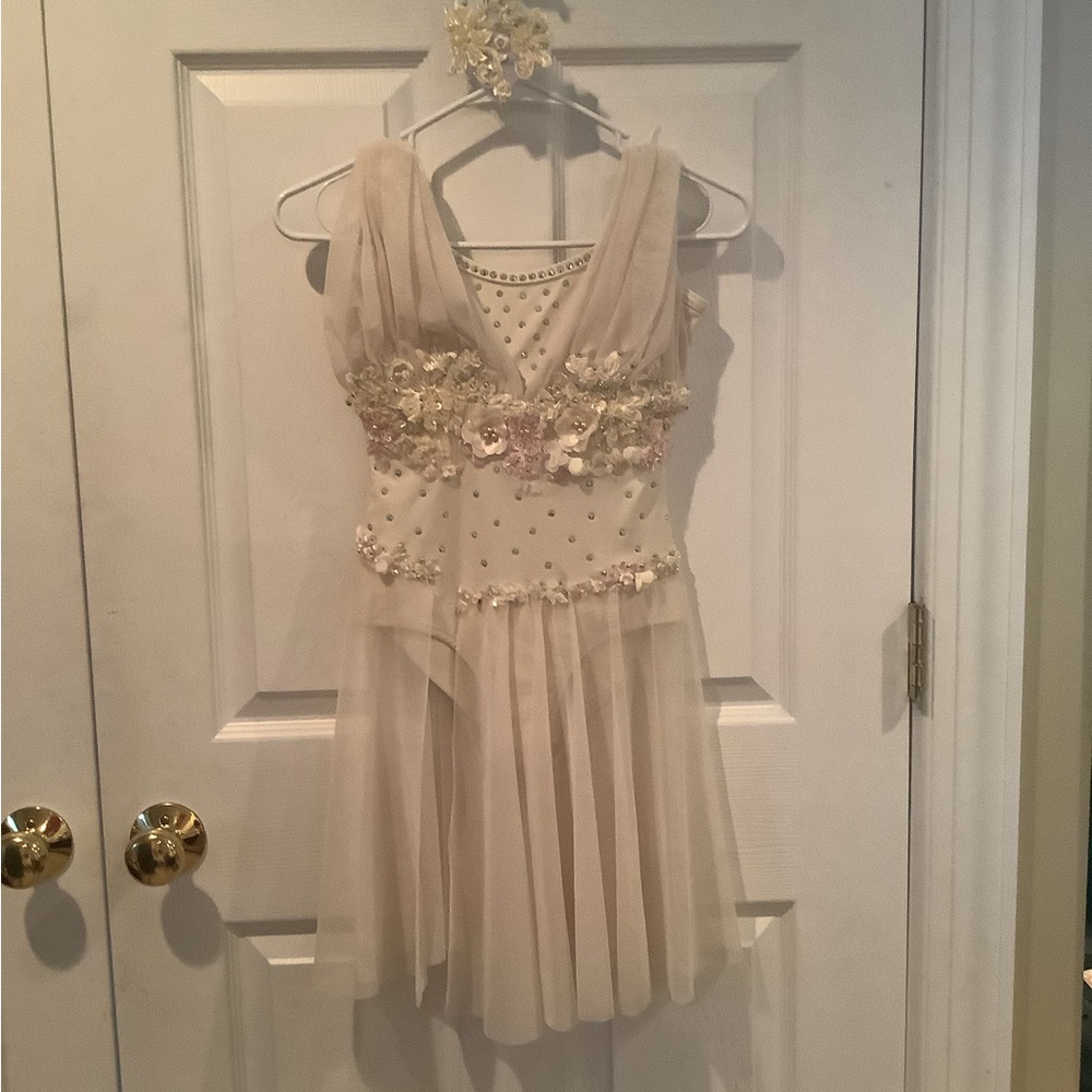 GLAMOUR cream lyrical/contemporary costume